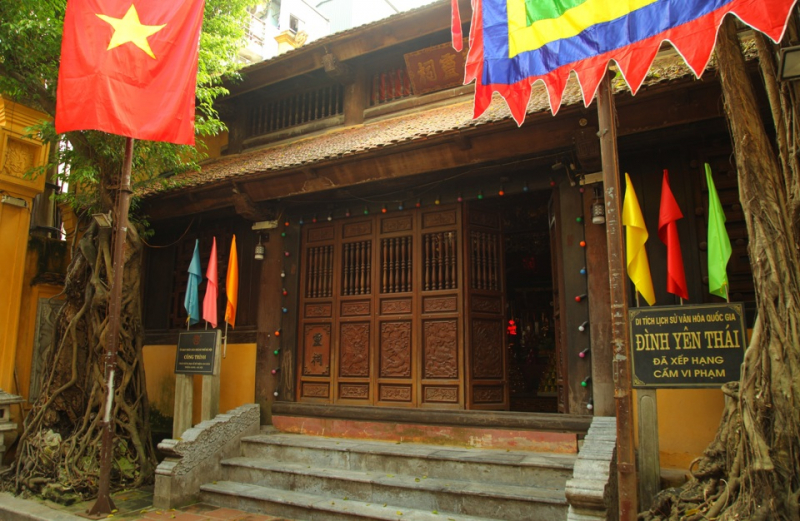 Đình Yên Thái và vương phi Ỷ Lan -0