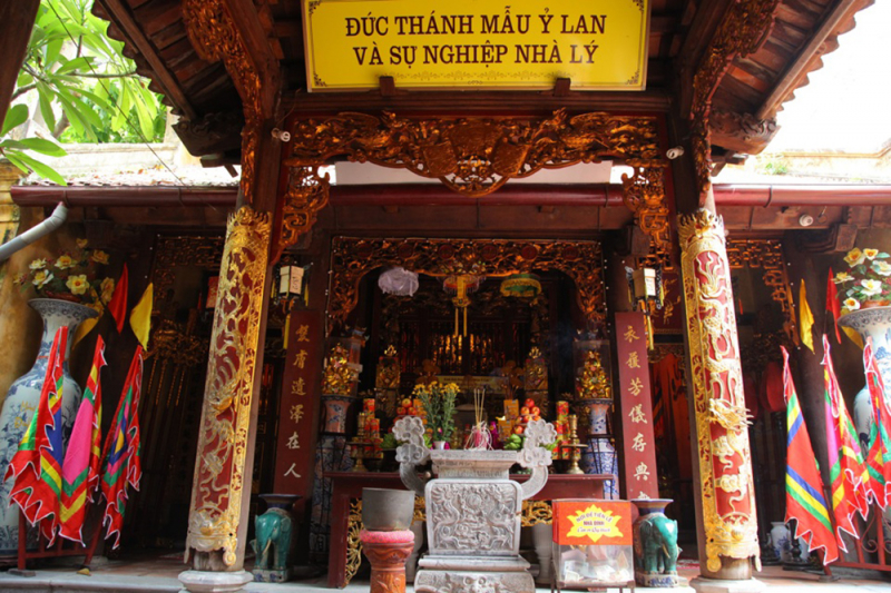 Đình Yên Thái và vương phi Ỷ Lan -0