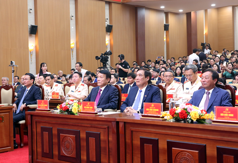 Lễ công bố các Nghị quyết, Quyết định của Trung ương, của tỉnh về sắp xếp tổ chức bộ máy và đơn vị hành chính của tỉnh Phú Thọ -0