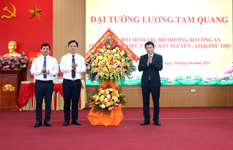 Triển khai mô hình mới, không để khoảng trống trong quản trị và an ninh -0