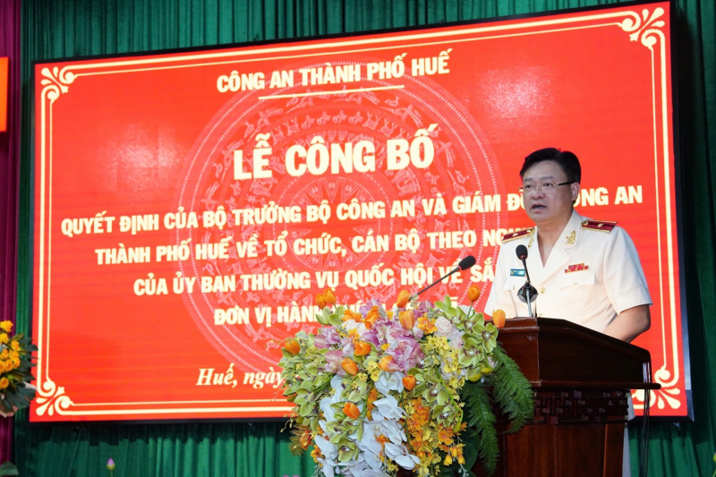 Công bố Quyết định của Bộ trưởng Bộ Công an về thành lập 40 Công an xã, phường của TP Huế -0