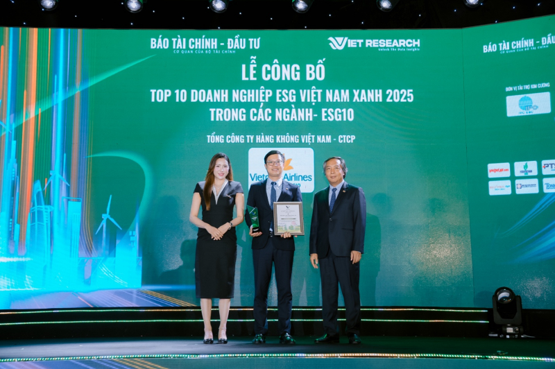 Vietnam Airlines nằm trong Top 10 doanh nghiệp ESG Việt Nam Xanh 2025 -0