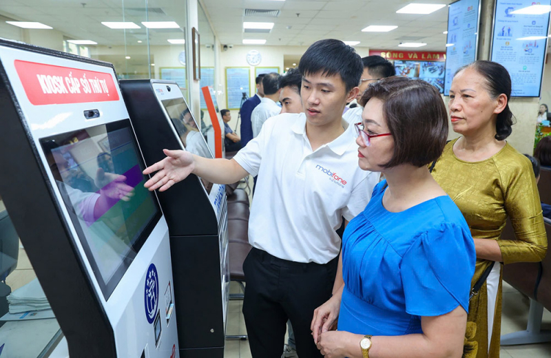 MobiFone phối hợp cùng UBND TP Hà Nội kiểm tra công tác vận hành hệ thống giải quyết thủ tục hành chính theo mô hình mới -0