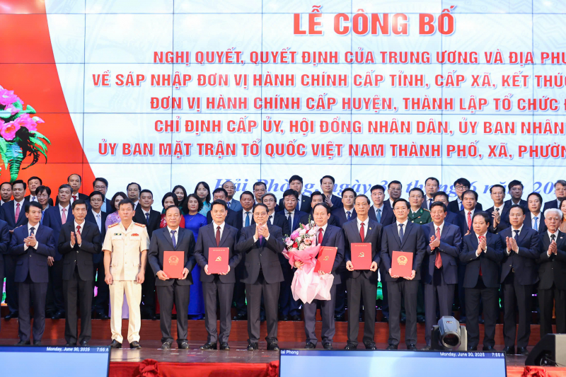 Thủ tướng Chính phủ Phạm Minh Chính dự Lễ công bố sáp nhập TP Hải Phòng và tỉnh Hải Dương -0