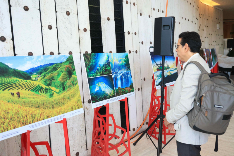 Photo exhibition “Vietnam – Identity, Humanity and Integration” at the UN headquarters -0
