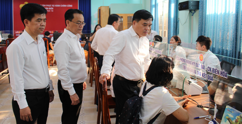 Khẩn trương, hiệu quả ngay trong ngày làm việc đầu tiên của chính quyền 2 cấp tại Đồng Nai -0