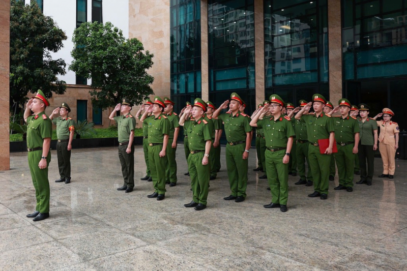 Người dân đến trụ sở Công an phường với tâm thế được phục vụ -2