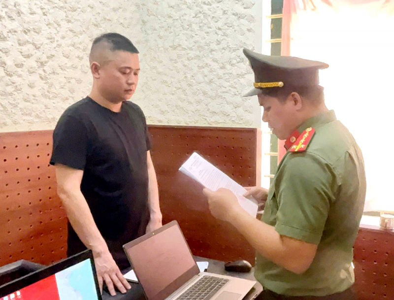 Bắt Phó Văn phòng đại diện Tạp chí Luật sư Việt Nam và đồng bọn về tội “Cưỡng đoạt tài sản” -0