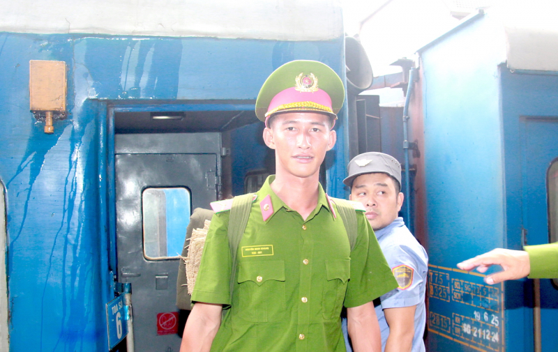 Những khoảnh khắc đầu tiên của các chiến sĩ Cảnh sát cơ động miền Nam tại Thủ đô -0