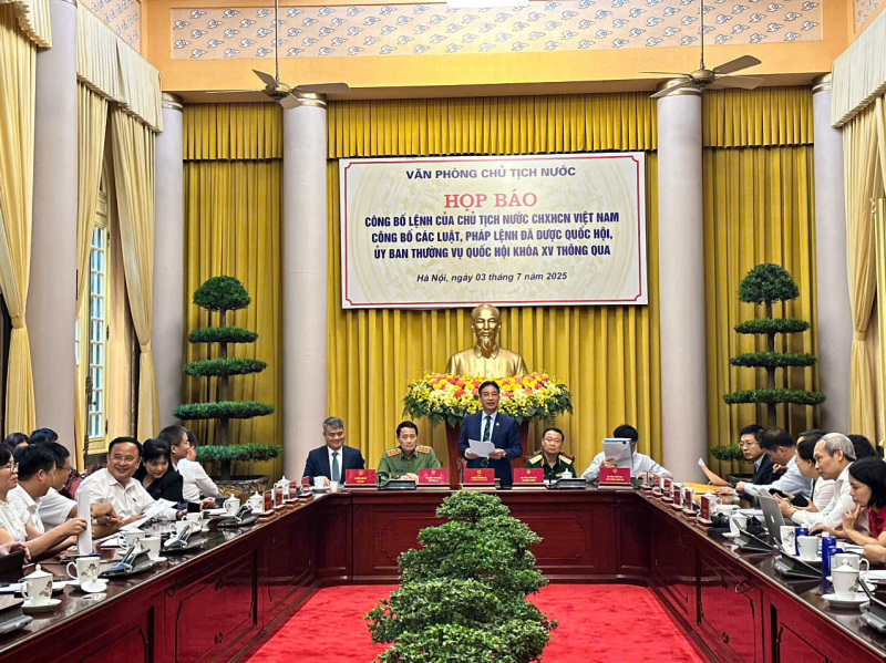 Công bố các luật, pháp lệnh được Quốc hội, Ủy ban Thường vụ quốc vụ Quốc hội khóa XV thông qua -0