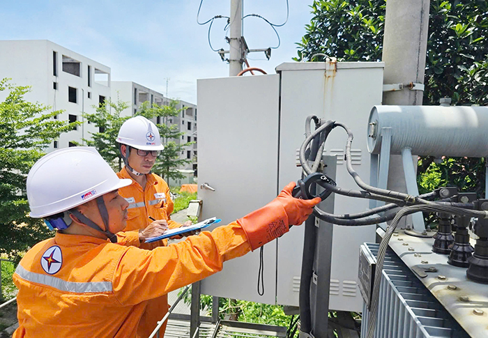 EVNNPC khuyến cáo khách hàng thay đổi thói quen để giảm tiền điện -0