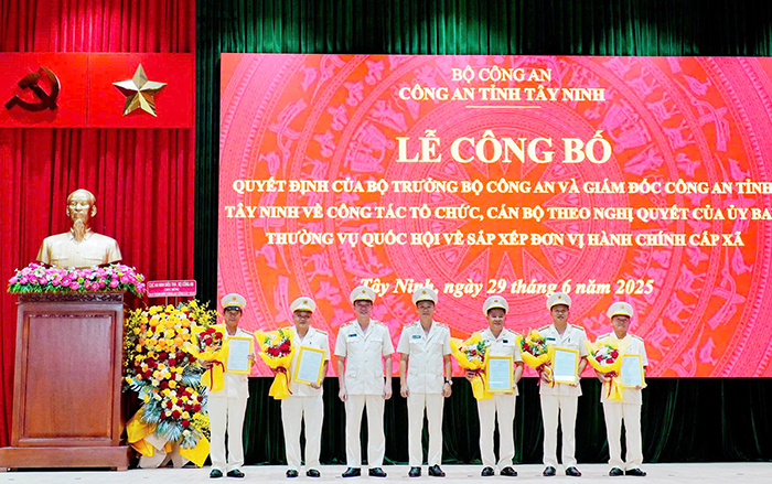 Tây Ninh thực hiện tốt chủ trương sắp xếp, tinh gọn bộ máy, hoạt động hiệu lực, hiệu quả -0