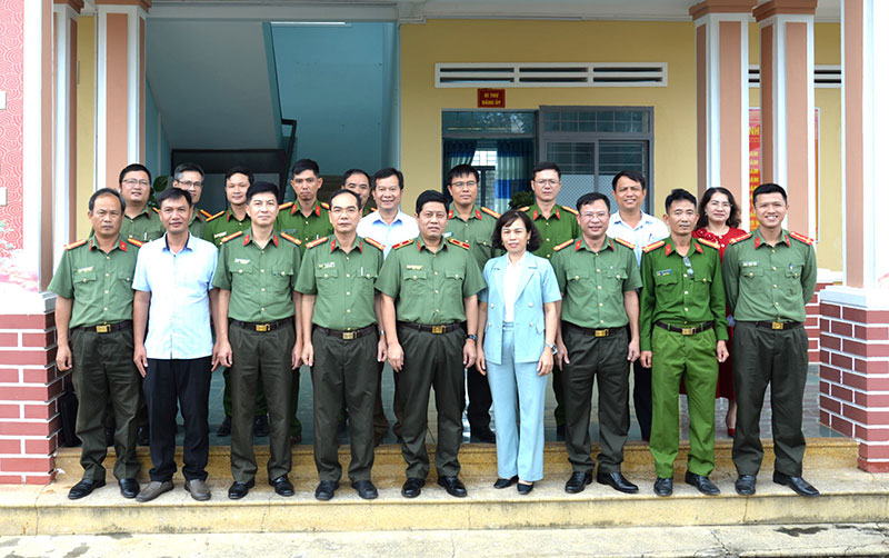 Kiểm tra tiến độ xóa nhà tạm, nhà dột nát trên địa bàn tỉnh Gia Lai -1