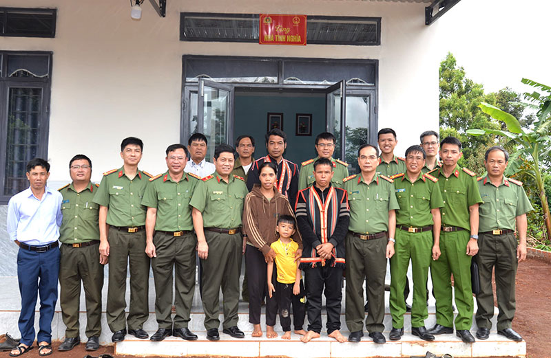 Kiểm tra tiến độ xóa nhà tạm, nhà dột nát trên địa bàn tỉnh Gia Lai -0