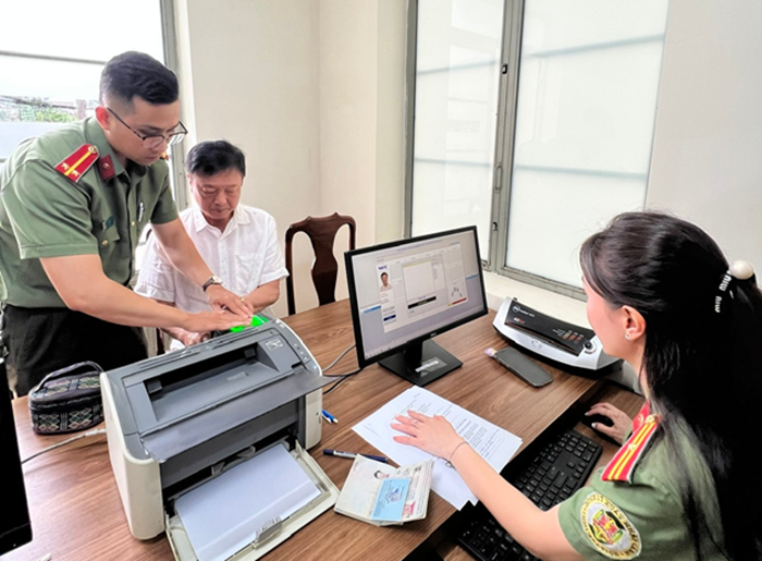 Người nước ngoài ở Lâm Đồng được cấp tài khoản định danh điện tử -0