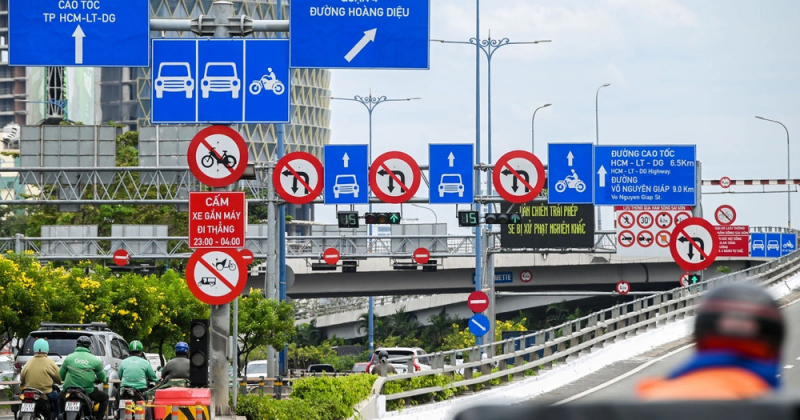 Nhiều biển chỉ dẫn đường bộ sẽ phải điều chỉnh thông tin trước ngày 15/7 -0