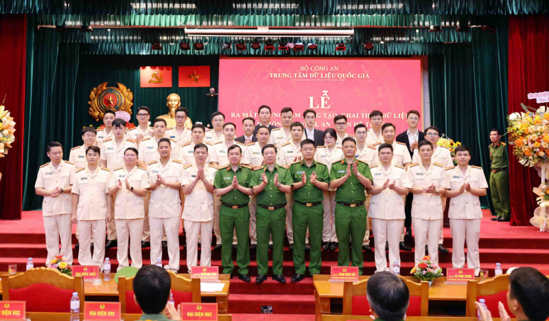 Ra mắt Trung tâm sáng tạo, khai thác dữ liệu và Phòng an ninh, an toàn hệ thống -0