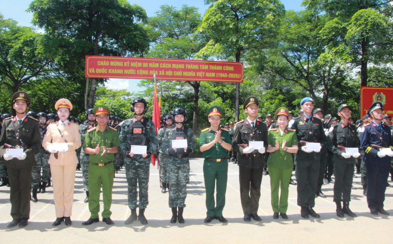 Hơn 3.000 học viên CAND hợp luyện khối đi diễu binh, diễu hành kỷ niệm 80 năm Quốc khánh -1