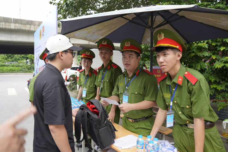 Tiếp sức cho thí sinh tham dự Kỳ thi đánh giá của Bộ Công an -0