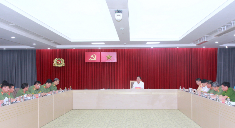 Bảo đảm tổ chức tốt Hội nghị Sơ kết công tác Công an 6 tháng đầu năm 2025 -0