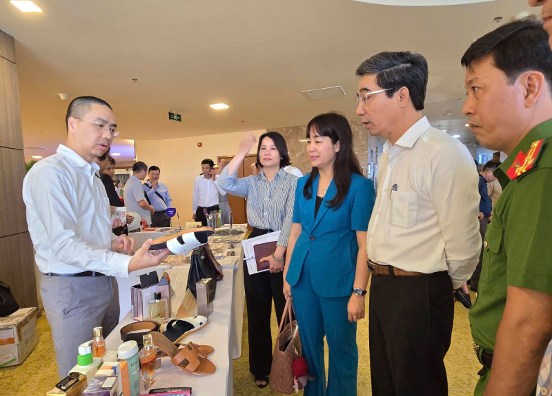 6 tháng, xử lý hơn 50.000 vụ buôn lậu, hàng giả và các gian lận thương mại khác -0
