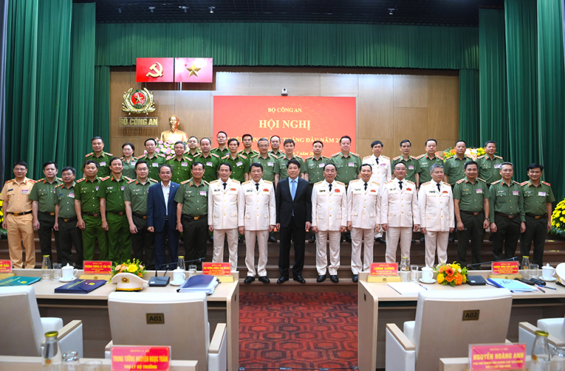 Bảo đảm tốt an ninh chính trị, trật tự, an toàn xã hội trong thực hiện chính quyền địa phương 2 cấp -1