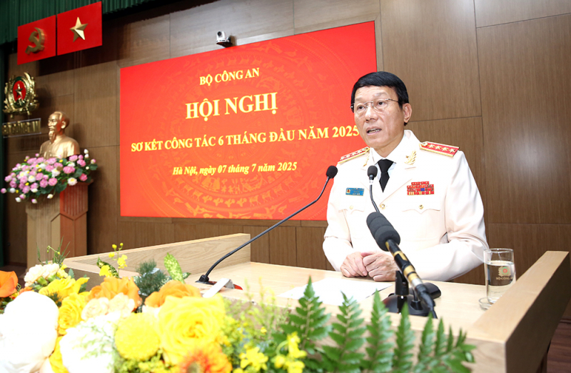 Bộ trưởng Lương Tam Quang phát biểu tại hội nghị.