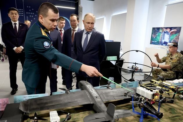 Tổng thống Putin hé lộ thiệt hại của Ukraine vì 110.000 drone Nga -0