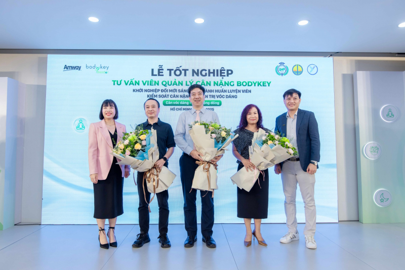 184 nhà phân phối Amway hoàn tất khoá đào tạo tư vấn viên quản lý cân nặng BodyKey 2024 -0