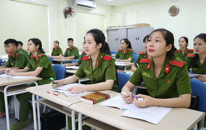 Có được đăng ký học song song trường của lực lượng CAND và trường ngoài lực lượng CAND không? -0