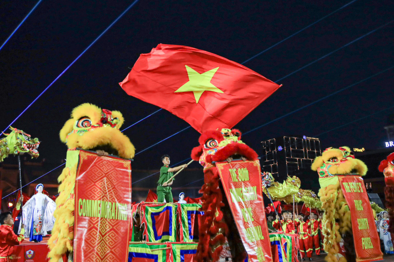 Mãn nhãn với màn trình diễn trong Lễ khai mạc Giải bóng đá Công an, Cảnh sát các nước ASEAN mở rộng 2025 -0