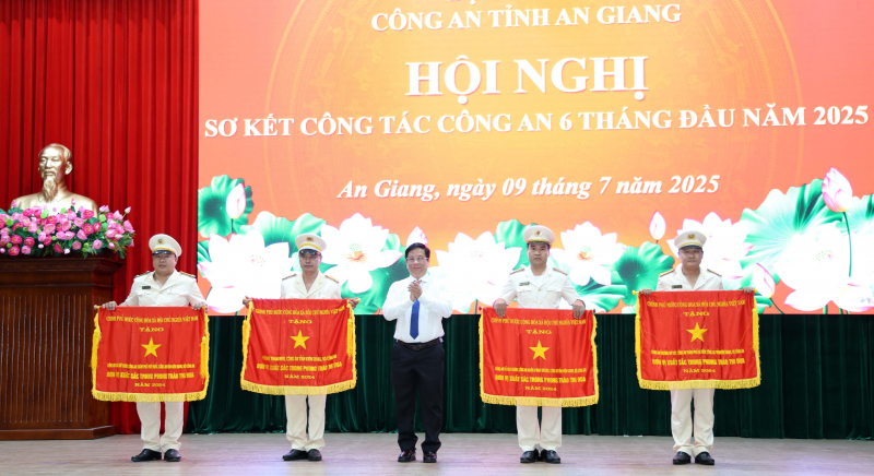 Công an tỉnh An Giang lập nhiều thành tích, chiến công xuất sắc -0