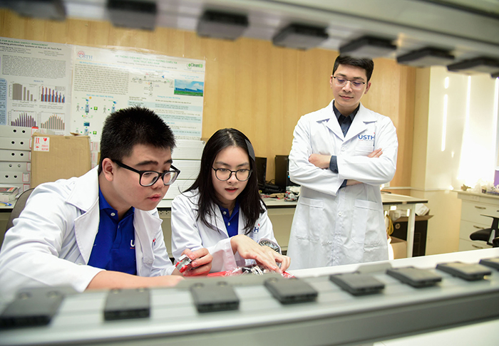 Hoàn thiện cơ chế chính sách nhằm thu hút người giỏi vào lĩnh vực STEM -0