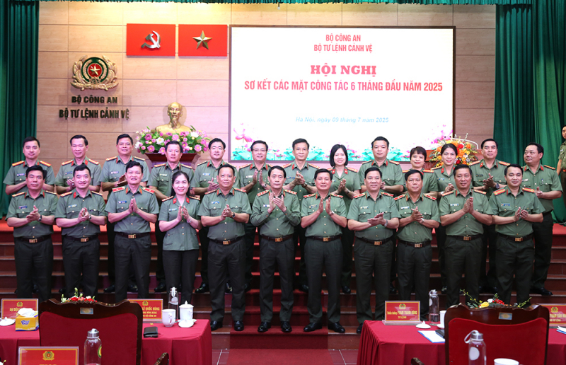 Tăng tốc chuyển mình, siết chặt kỷ cương, giữ vững vành đai cảnh vệ -0