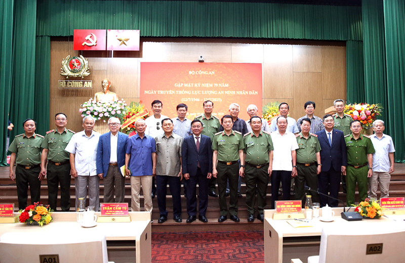 Tiếp lửa truyền thống, giữ vững trận tuyến an ninh -0
