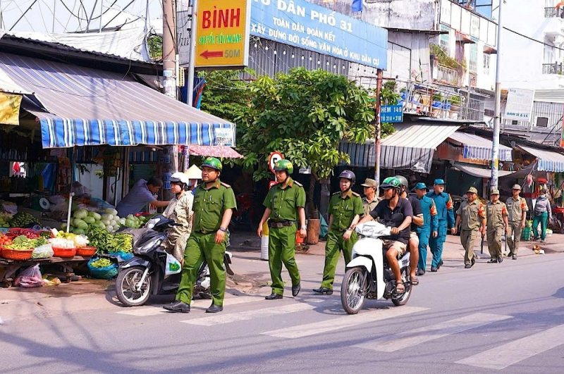 Công an phường tận dụng sức mạnh công nghệ để giữ vững an ninh ngay từ cơ sở -0