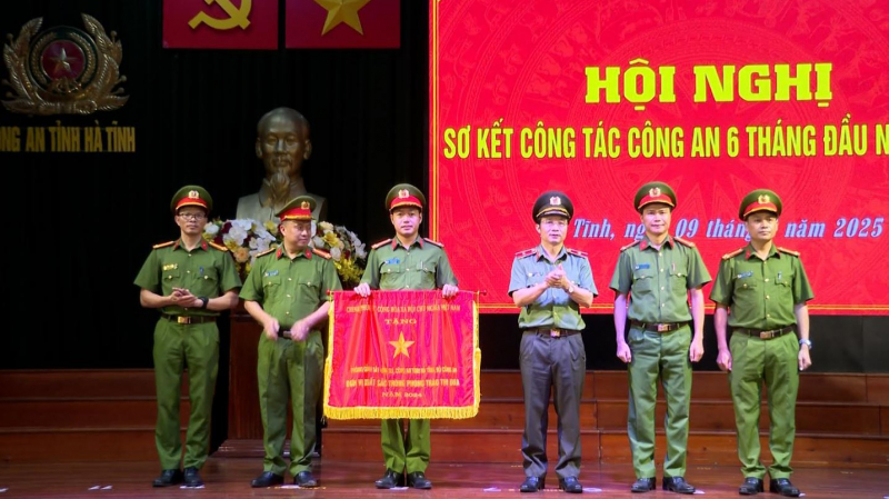 Công an Hà Tĩnh sơ kết công tác Công an 6 tháng đầu năm 2025 -1