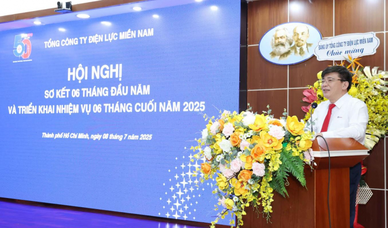 Tổng công ty Điện lực miền Nam đón nhận Huân chương Lao động hạng Ba -0