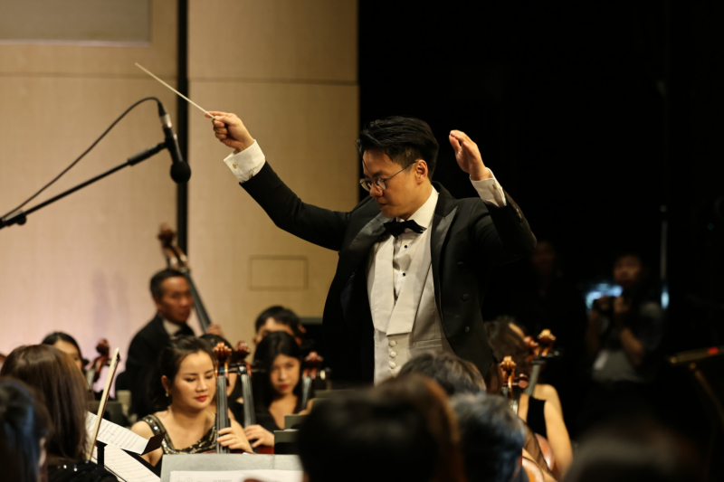 Nghệ sĩ tài danh của thế giới và Việt Nam biểu diễn mừng 2 năm khánh thành Nhà hát Hồ Gươm  -0