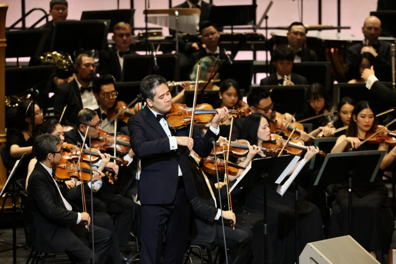 Nghệ sĩ tài danh của thế giới và Việt Nam biểu diễn mừng 2 năm khánh thành Nhà hát Hồ Gươm  -0