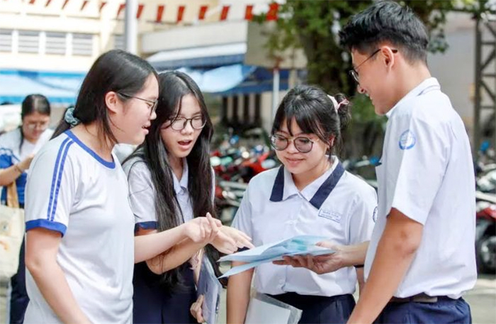 Nghịch lý và bất cập trong dạy – thi môn ngữ văn -0