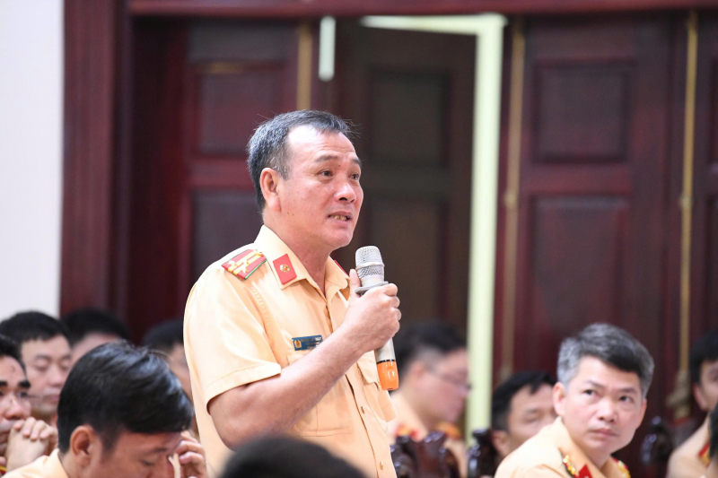CSGT bàn giải pháp nâng cao chất lượng phục vụ người dân -1