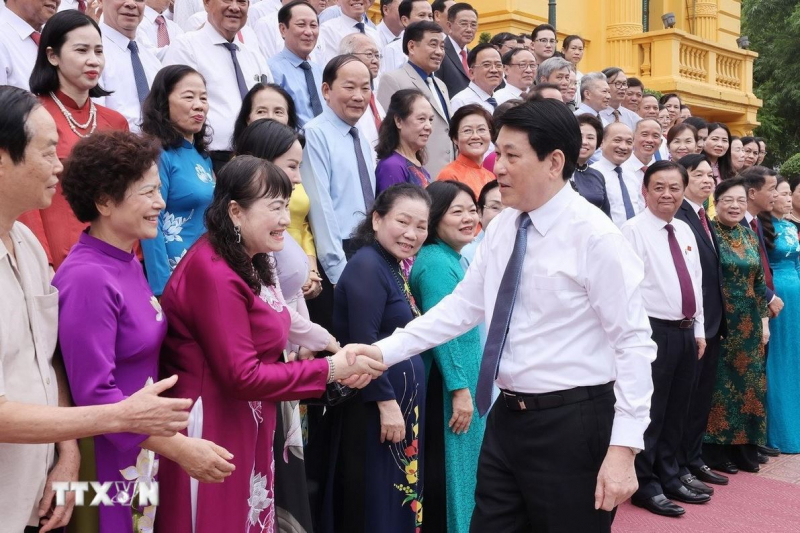 Chủ tịch nước: Mỗi người hãy coi học tập là quyền lợi, trách nhiệm, nghĩa vụ -0