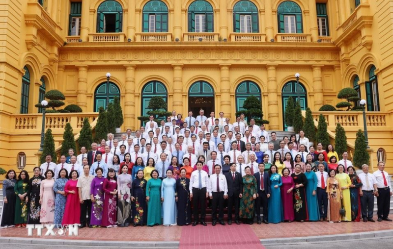 Chủ tịch nước: Mỗi người hãy coi học tập là quyền lợi, trách nhiệm, nghĩa vụ -0