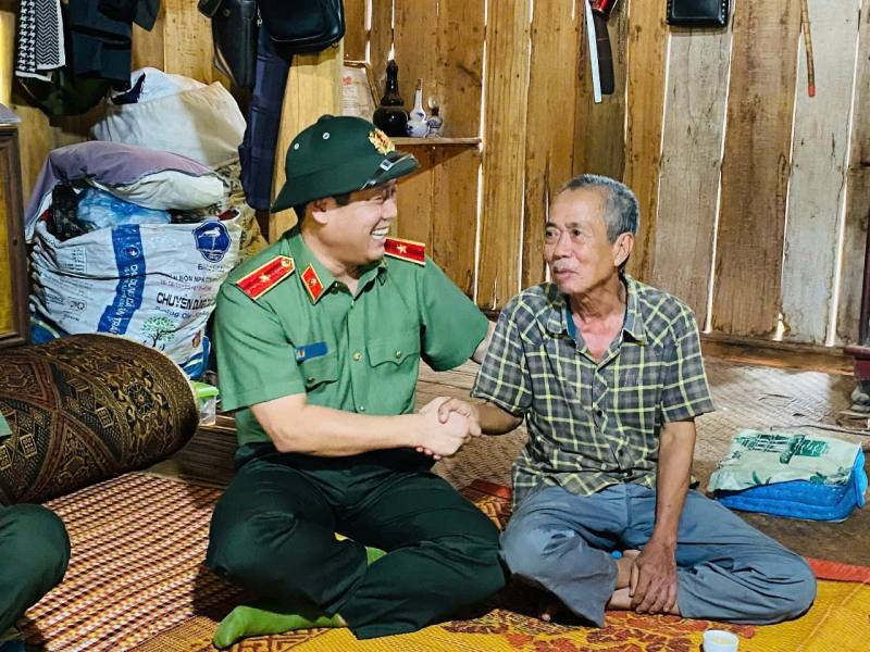 Bộ Công an khảo sát, triển khai xoá nhà dột nát cho cựu Phó trưởng Công an xã tại Sơn La -0