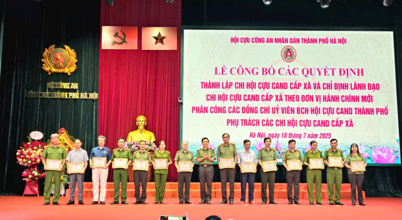 Tất cả 126 xã, phường ở Hà Nội thành lập Chi hội Cựu CAND -0