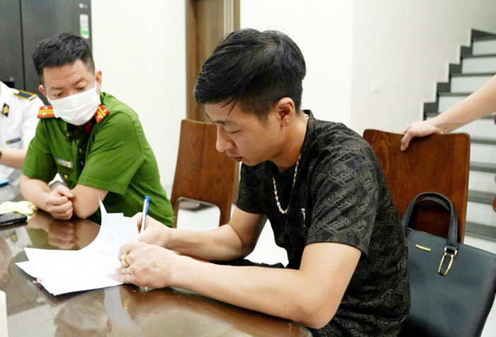 Mua bán công khai lợn nhiễm bệnh trên chợ mạng -0