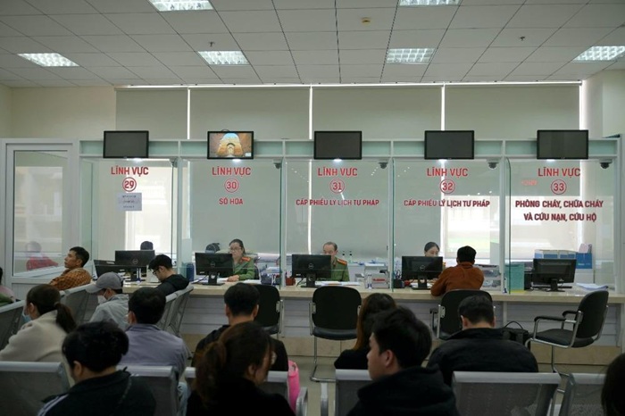 Hồ sơ lý lịch tư pháp tăng 3 lần, Công an Lâm Đồng làm việc tới 23 giờ đêm -0