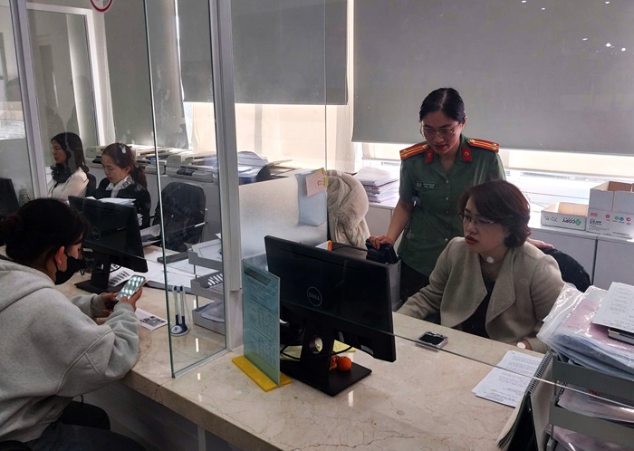 Hồ sơ lý lịch tư pháp tăng 3 lần, Công an Lâm Đồng làm việc tới 23 giờ đêm -0