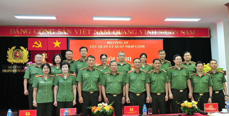 tập thể 2.jpg -0